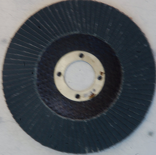 Disque zirconium à lamelles bombé HITACHI pour meuleuse Métal D.115 grain 40
